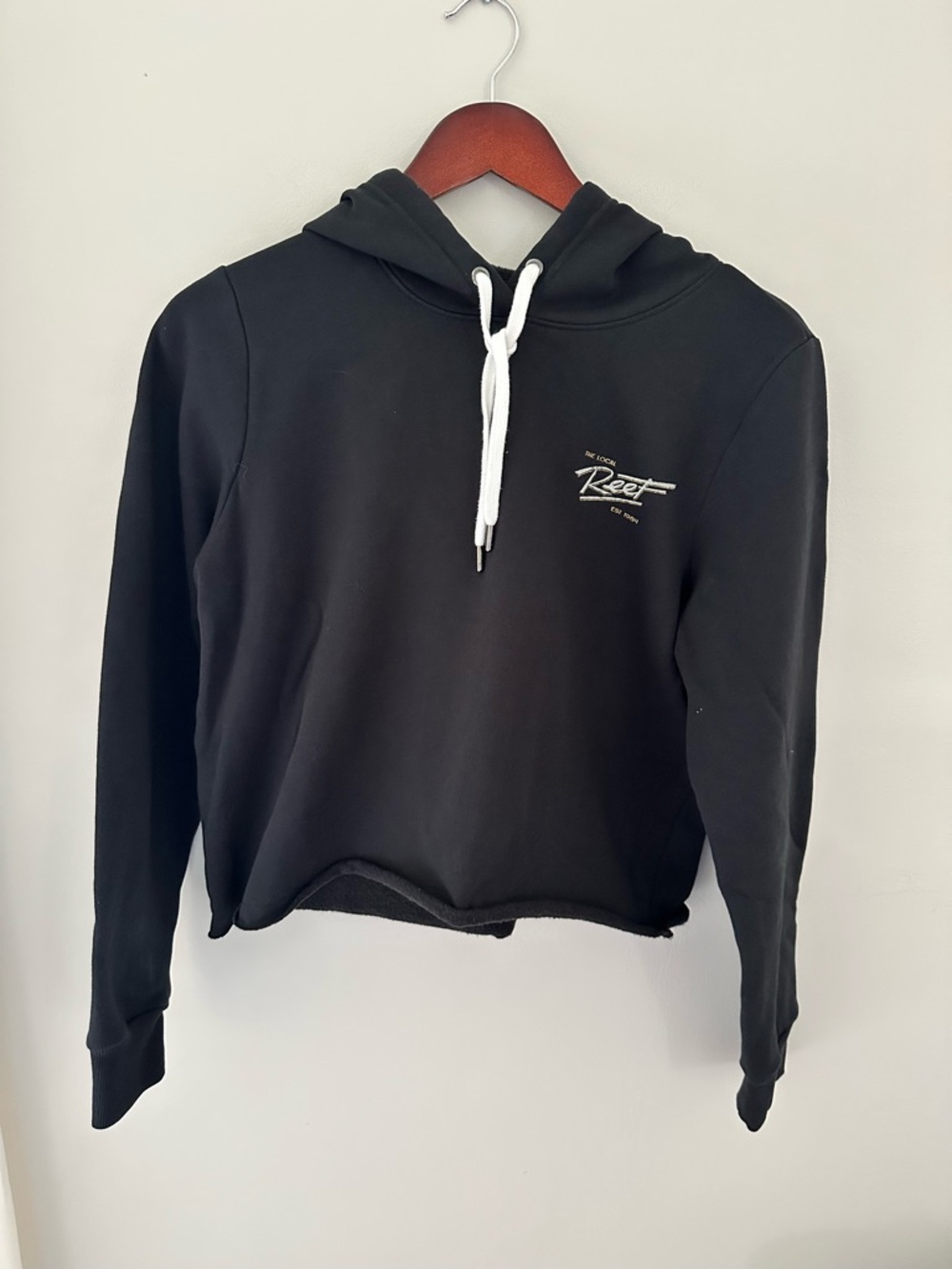 Reef Black Sweatshirt Hoodie with Gold and White Logo Surfer Style SZ Medium